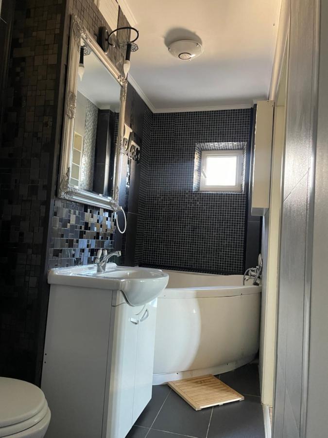 Apartament Cu 3 Dormitoare Jolie.M Daire Galaţi Dış mekan fotoğraf